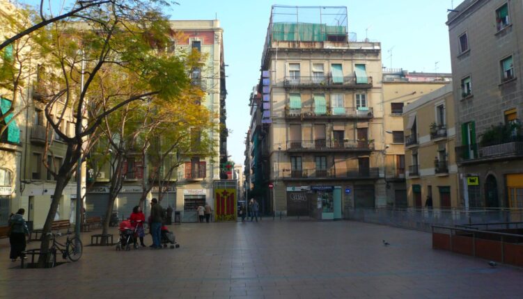 Plaza-de-la-Revolucion-barcelona